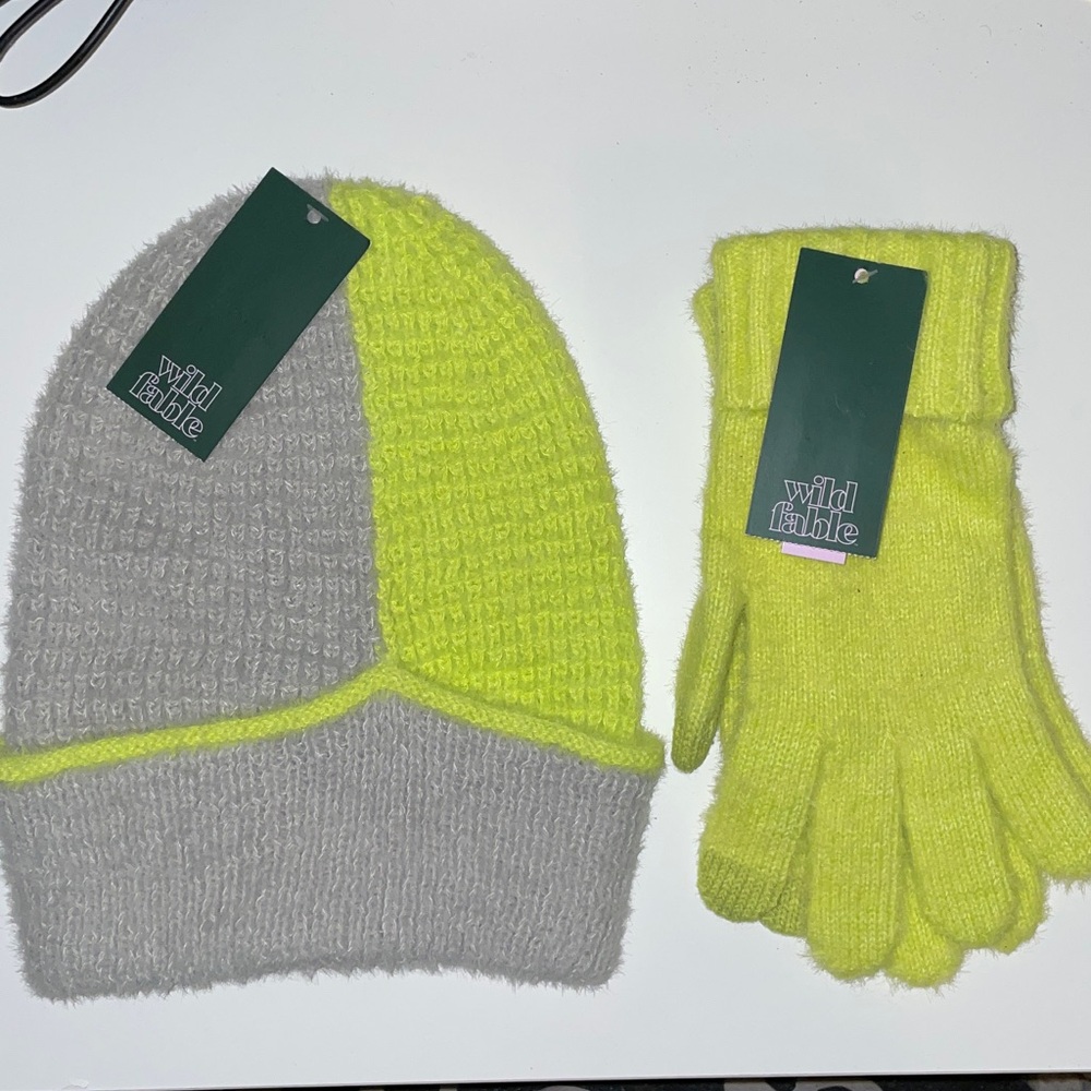 WILD FABLE HAT AND MITTENS GLOVES GRAY AND LIME GREEN NEW